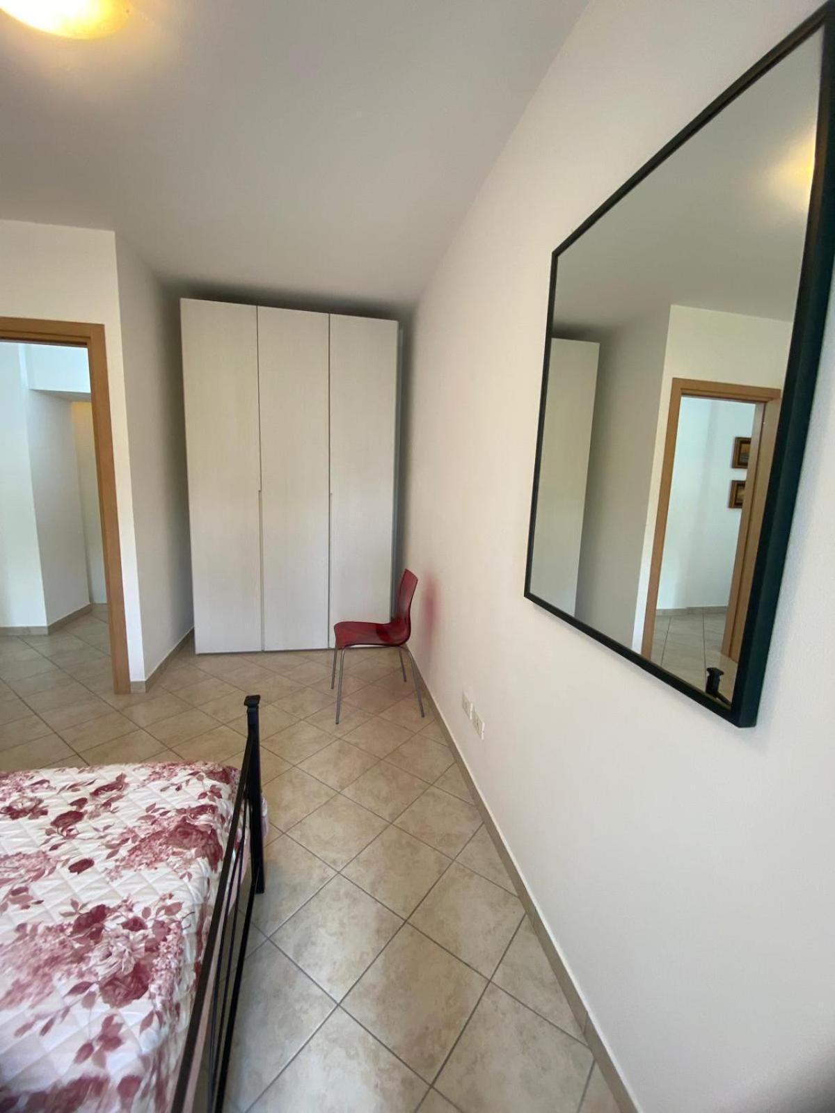Alma Apartment سيرمِيوني الغرفة الصورة
